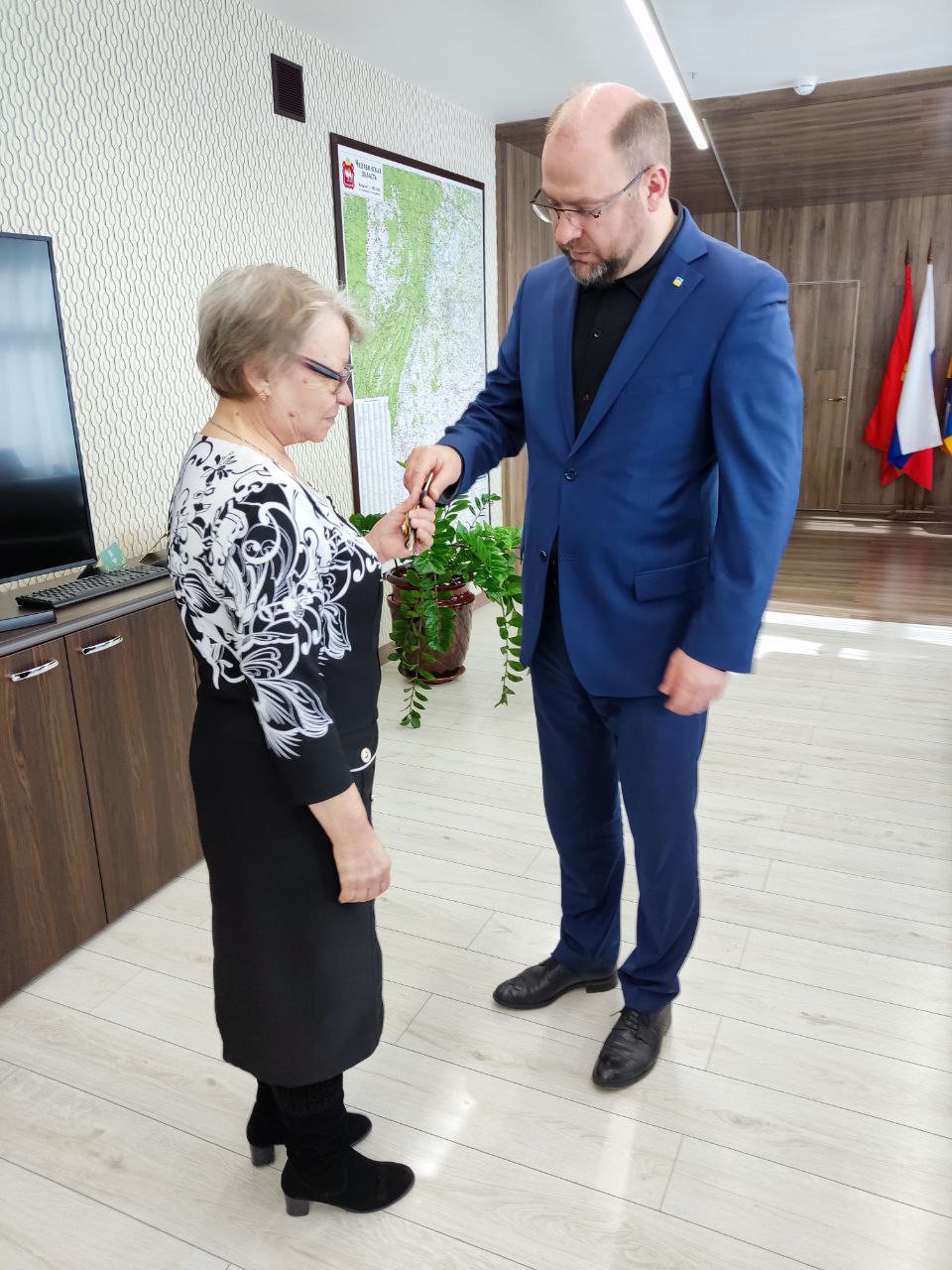 Первые в этом году четыре совершеннолетних жителя Саткинского района  получили ключи от своих квартир | 06.04.2022 | Сатка - БезФормата